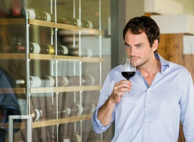 Cinco consejos prácticos para mejorar la experiencia de disfrutar un vino