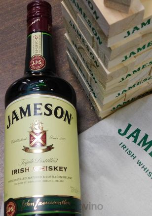 Jameson Irish Whiskey 750 ml + Jenga