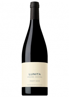 Lunita Pinot Noir